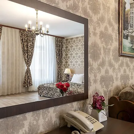 Maxim Boutique Hotel 3*