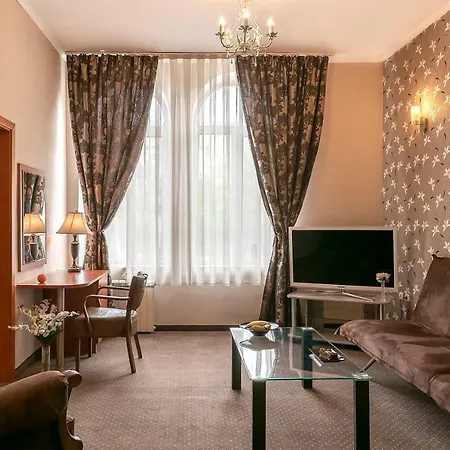 Maxim Boutique Hotel 3*