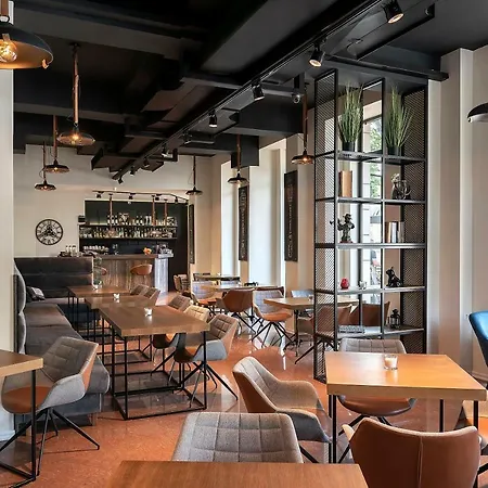 Maxim Boutique Hotel 3*