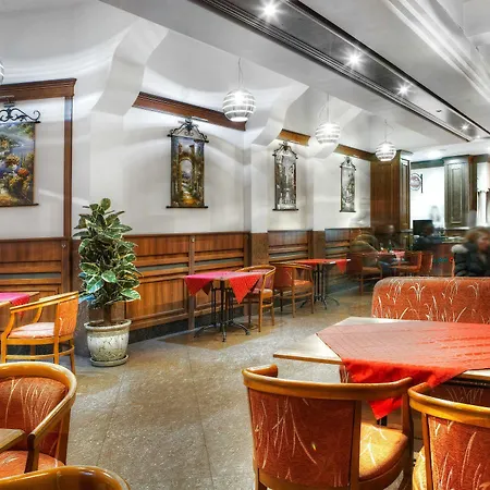 Maxim Boutique Szálloda 3*